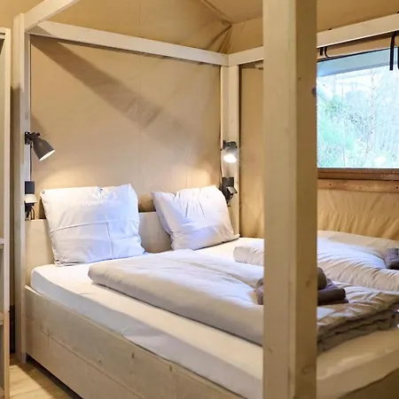 Moderne Glampingzelte ווינטרברג